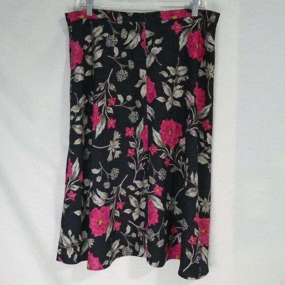 VAN HEUSSEN | size 12 | Black Floral Skirt | Zip - Hook and Eye Back Closure - Picture 2 of 15